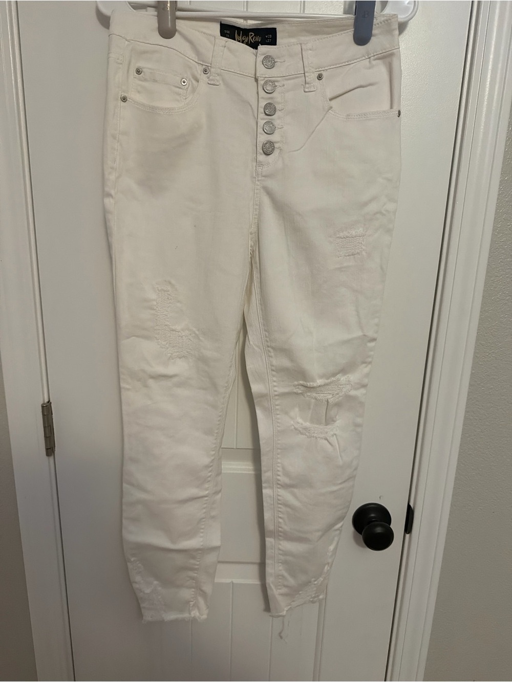 Indigo Rein White Distressed Ankle Crop Jeans